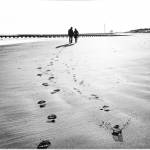 Glossy/gm01 100×100  walking on the beach