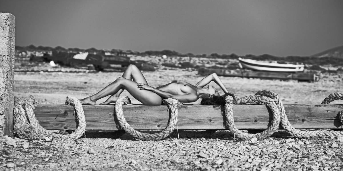 Glossy/mm20 100×200 lying on the ropes